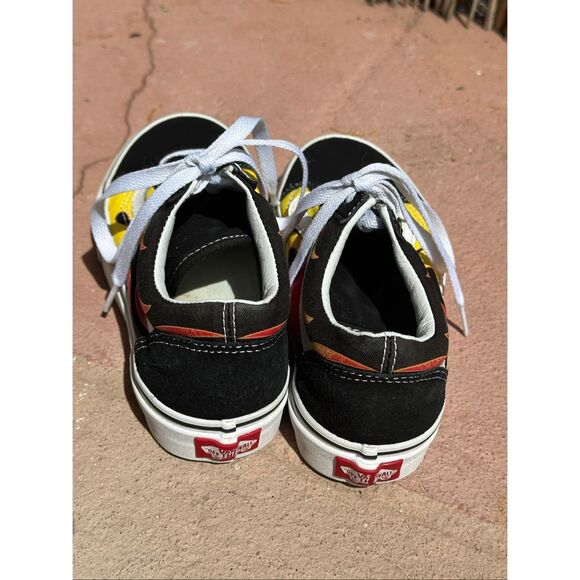 Vans Knu Skool Skate Shoe - Black / Red, Yellow Flame Size 4 - Picture 3 of 10